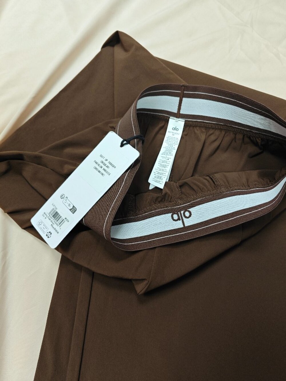 πNWT ALO Yoga Suit Up Pants π Espresso Brown XS | Regular 30β - Picture 6 of 9